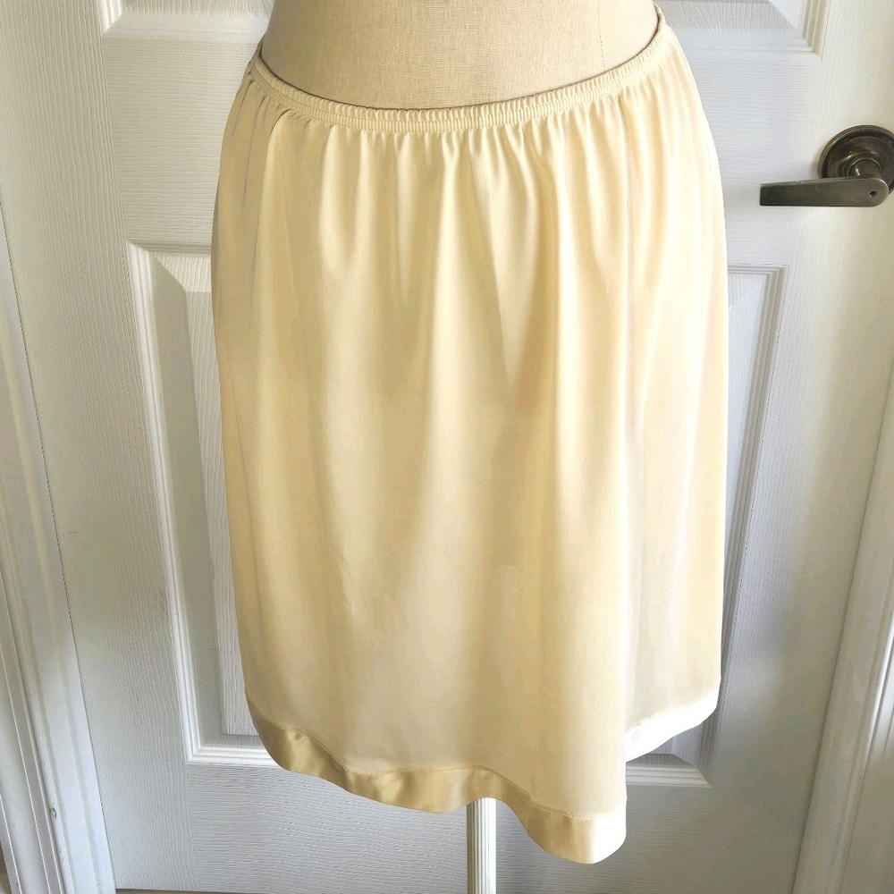 Vanity Fair Vintage Half Slip Size L Champagne Satin Trim Made In USA Lingerie